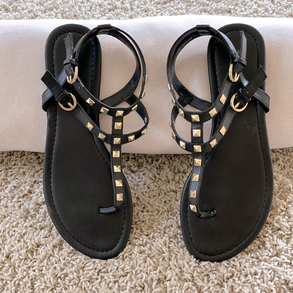 😎Black Studded Sandals😎